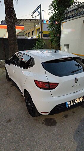 RENAULT CLIO