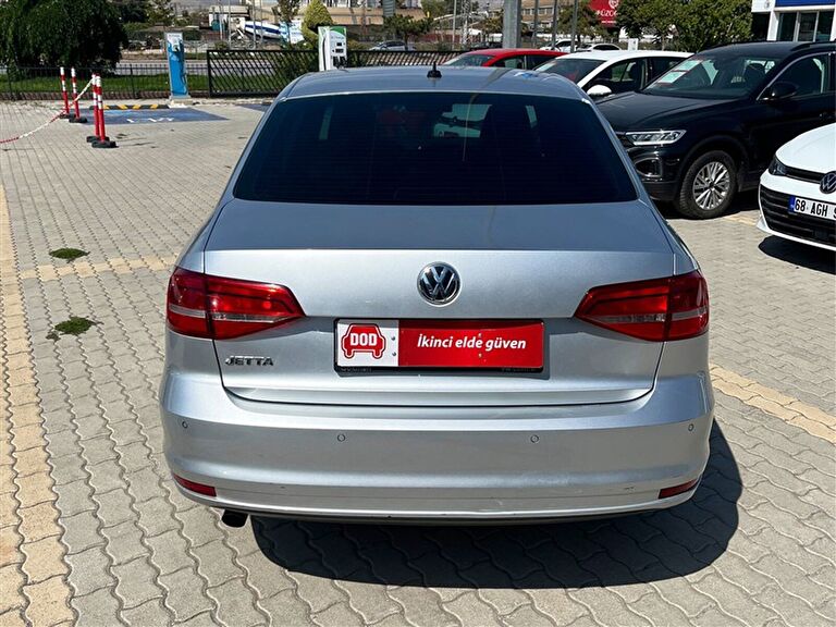 VOLKSWAGEN JETTA