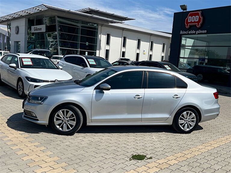 VOLKSWAGEN JETTA