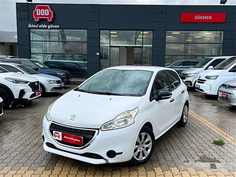 PEUGEOT 208