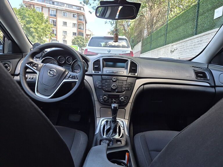 OPEL INSIGNIA