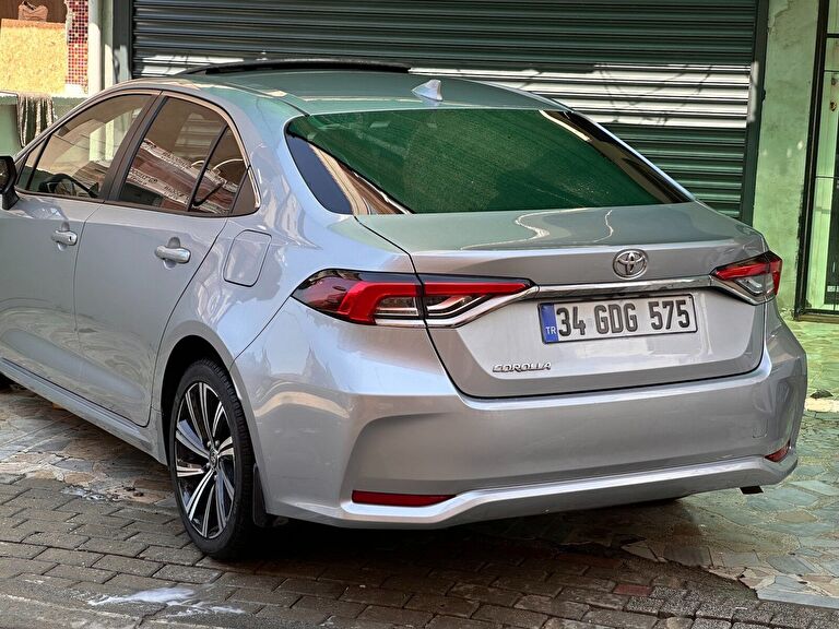 TOYOTA COROLLA
