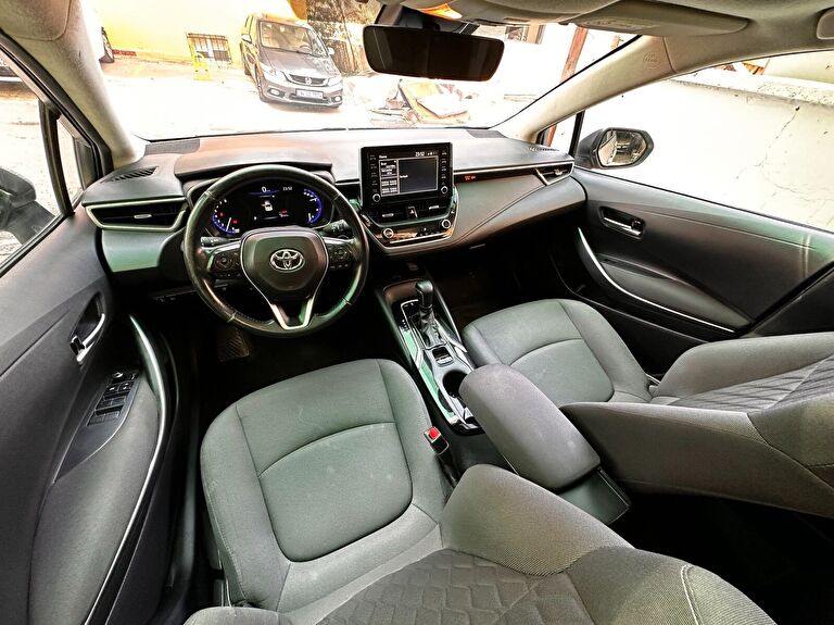 TOYOTA COROLLA