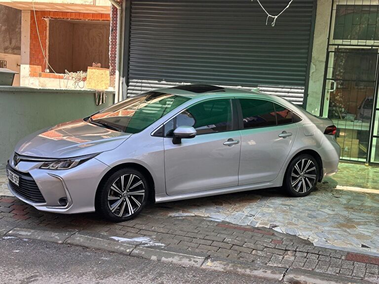 TOYOTA COROLLA