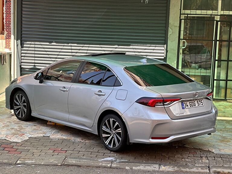 TOYOTA COROLLA