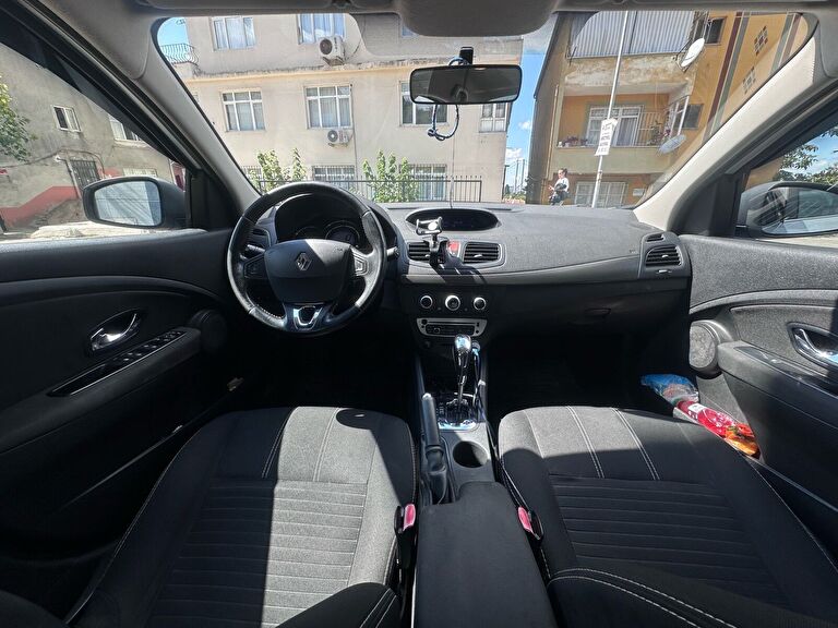 RENAULT FLUENCE