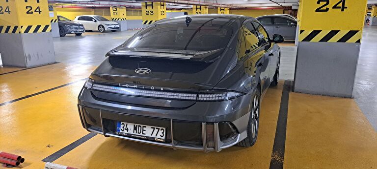 HYUNDAI IONIQ 6