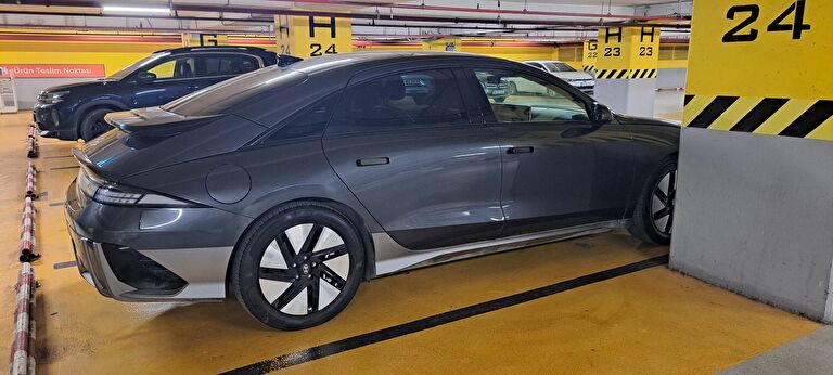HYUNDAI IONIQ 6