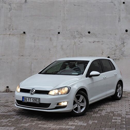 VOLKSWAGEN GOLF