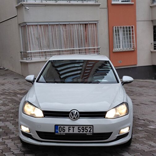 VOLKSWAGEN GOLF