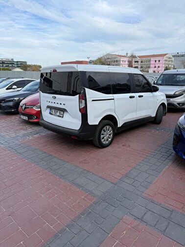 FORD TOURNEO COURIER