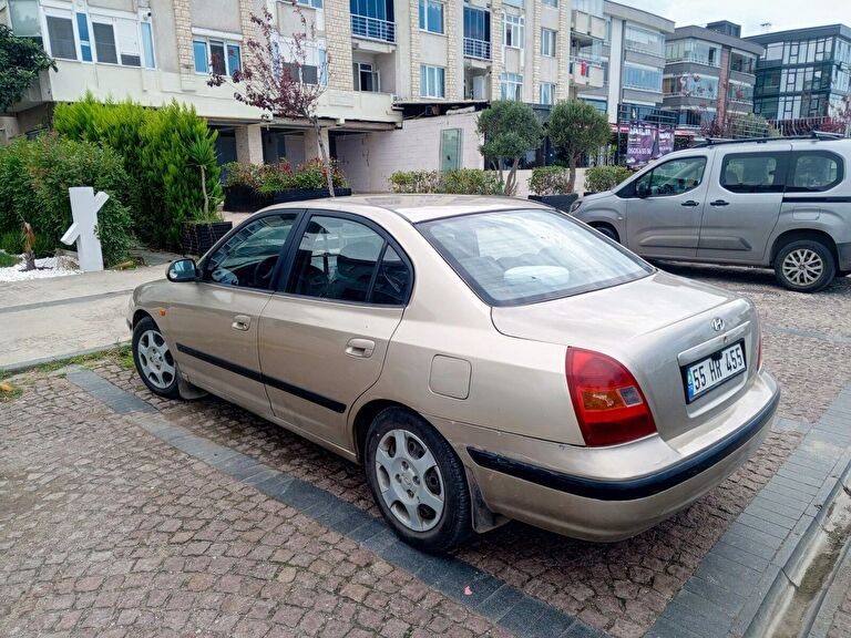 HYUNDAI ELANTRA