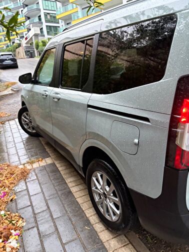 FORD TOURNEO COURIER