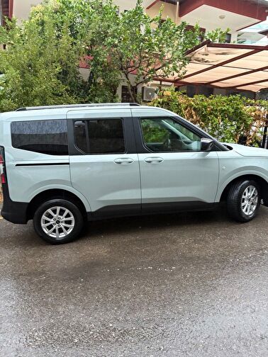 FORD TOURNEO COURIER