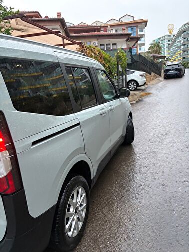 FORD TOURNEO COURIER