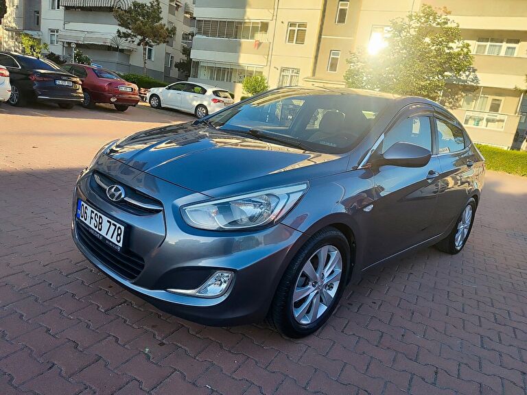 HYUNDAI ACCENT BLUE