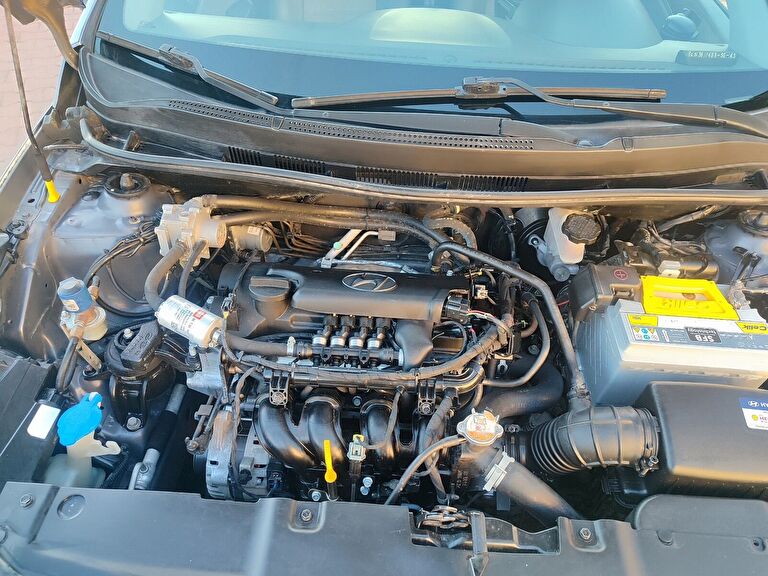 HYUNDAI ACCENT BLUE