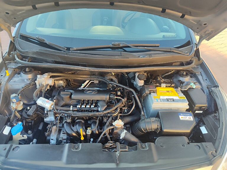 HYUNDAI ACCENT BLUE