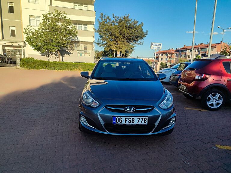 HYUNDAI ACCENT BLUE