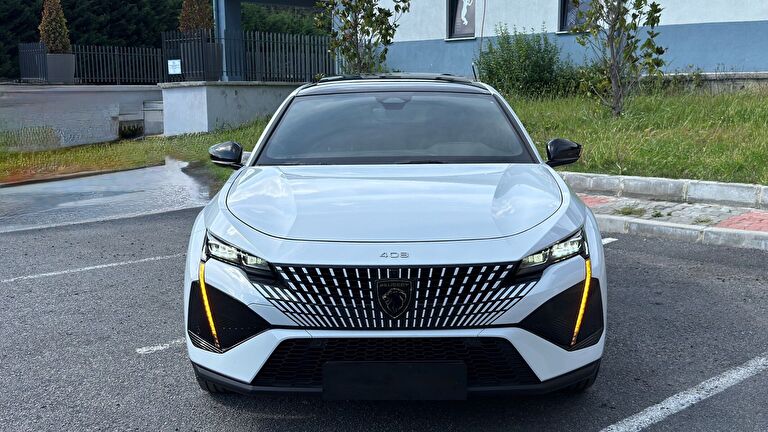 PEUGEOT 408