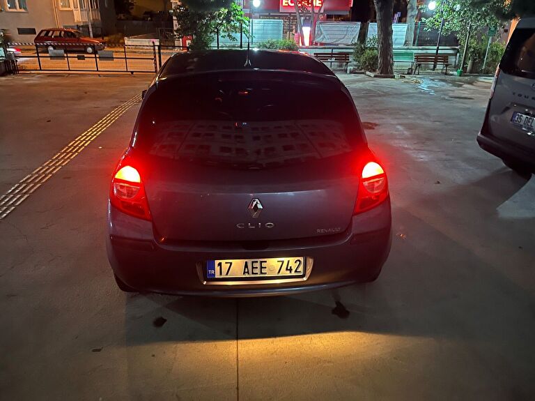 RENAULT CLIO