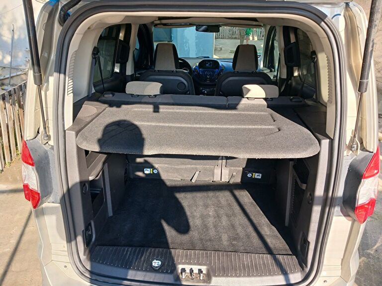 FORD TOURNEO COURIER