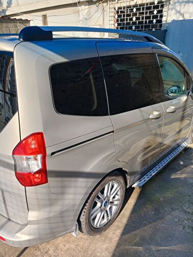 FORD TOURNEO COURIER