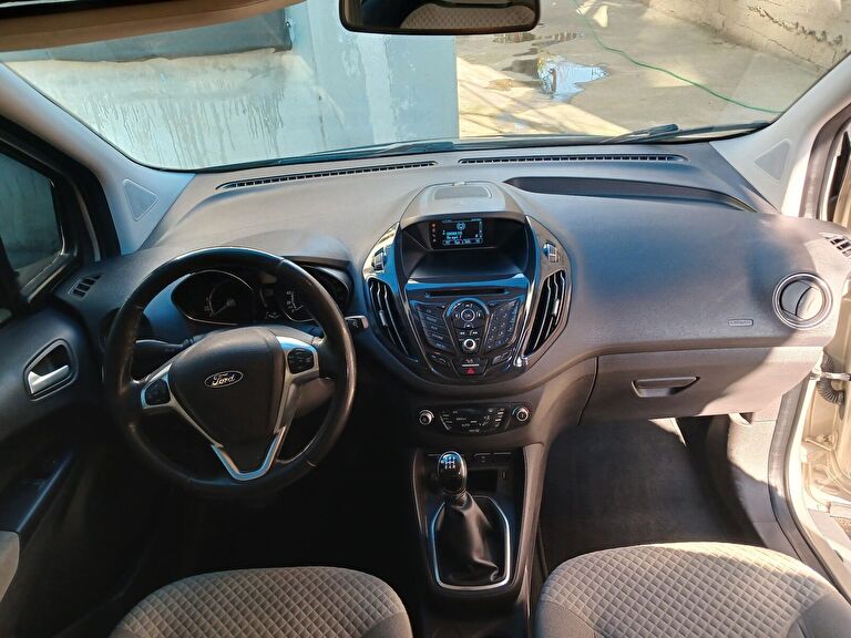 FORD TOURNEO COURIER