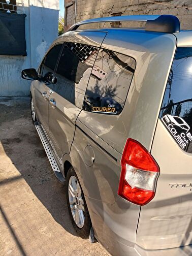 FORD TOURNEO COURIER