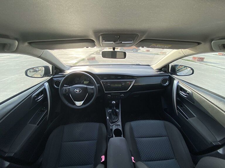 TOYOTA AURIS