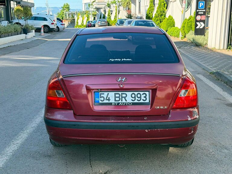 HYUNDAI ELANTRA