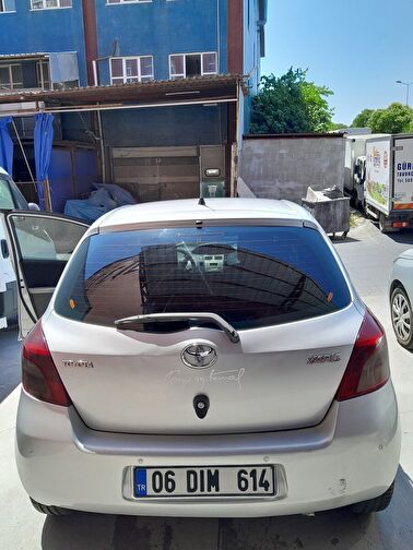 TOYOTA YARIS