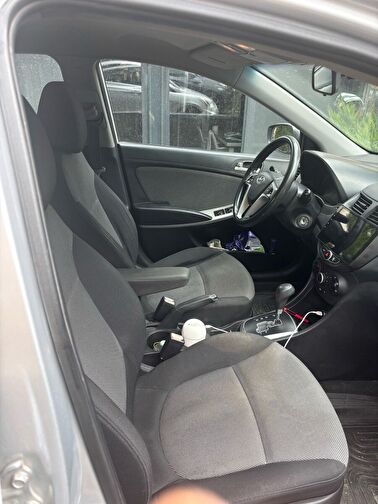 HYUNDAI ACCENT BLUE
