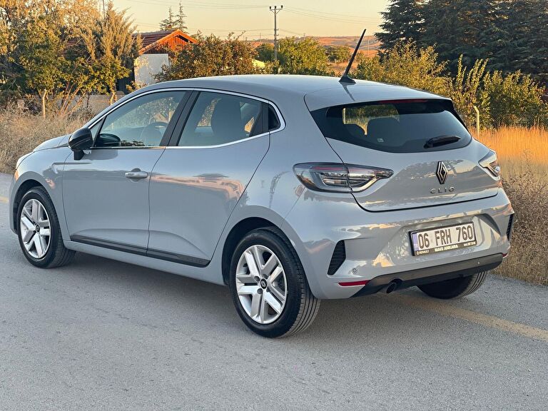 RENAULT CLIO