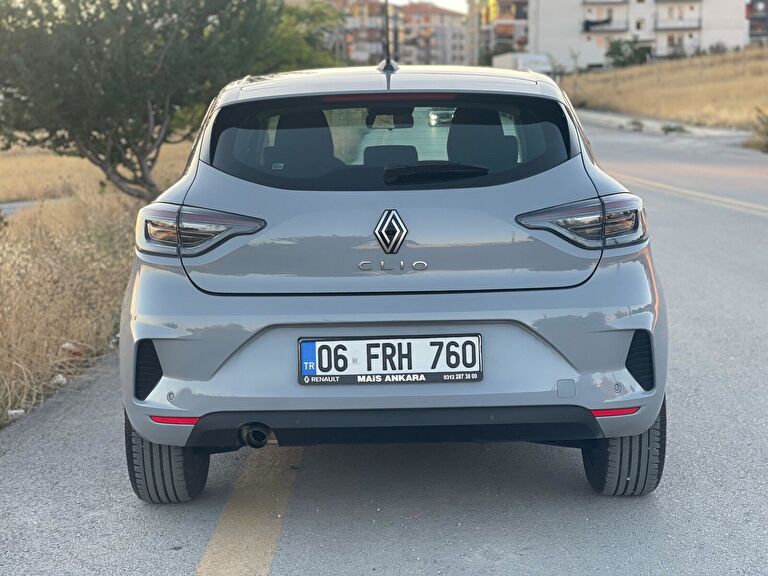 RENAULT CLIO