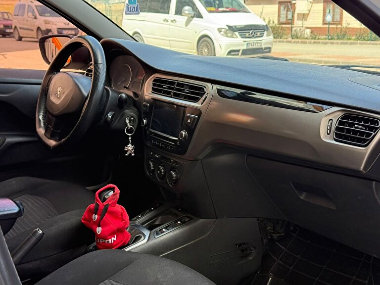 PEUGEOT 301