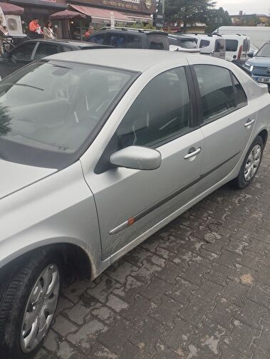 RENAULT LAGUNA