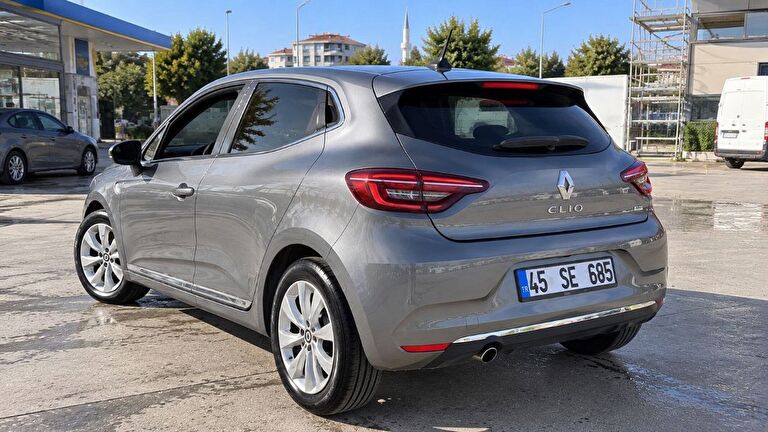 RENAULT CLIO