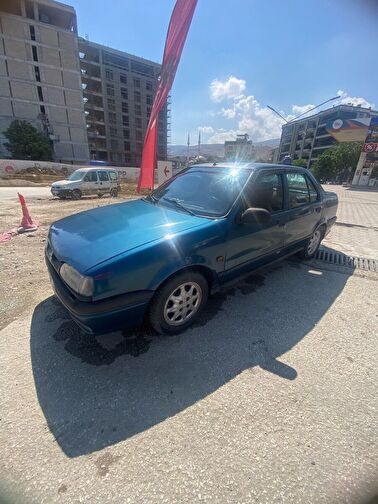 RENAULT 19