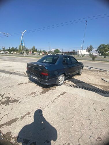 RENAULT 19