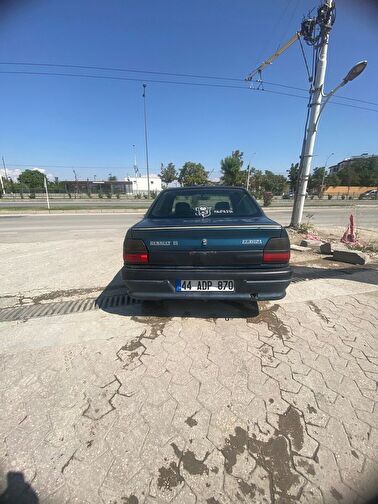 RENAULT 19