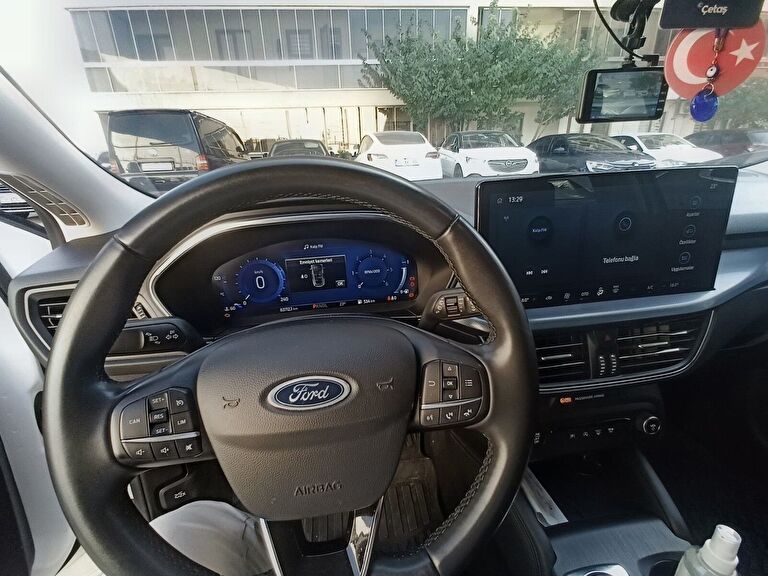 FORD FOCUS