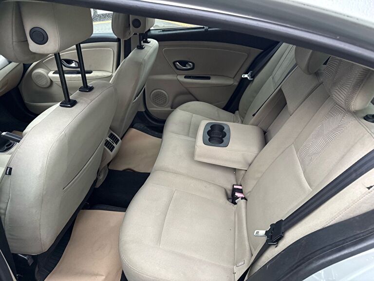 RENAULT FLUENCE