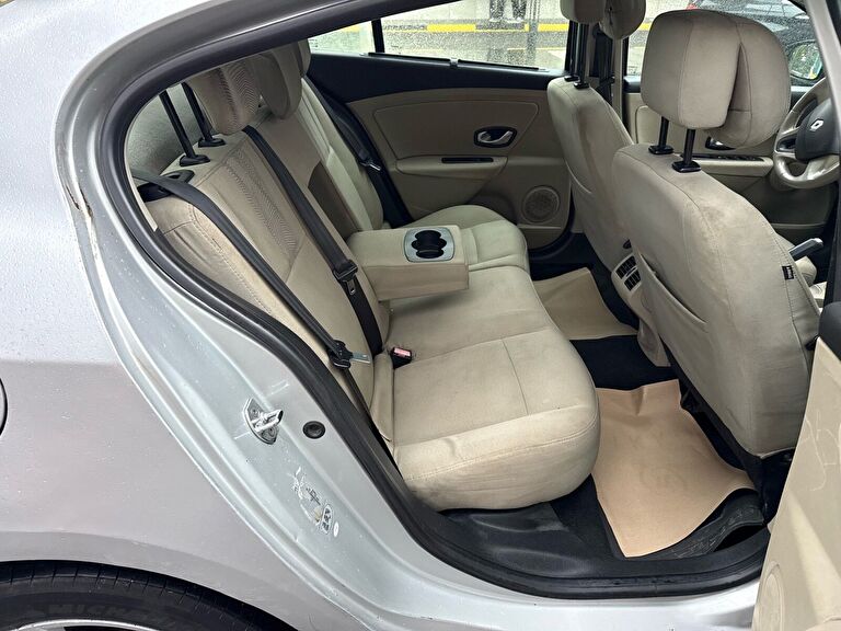 RENAULT FLUENCE