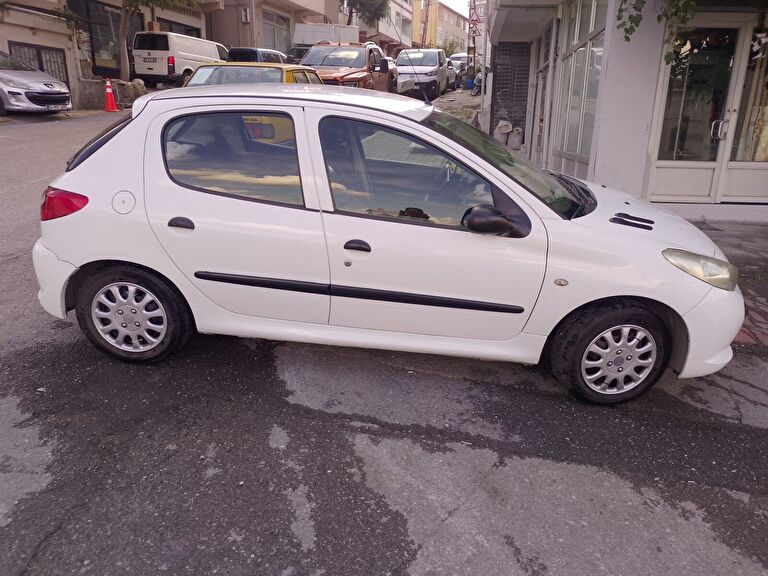 PEUGEOT 206 +