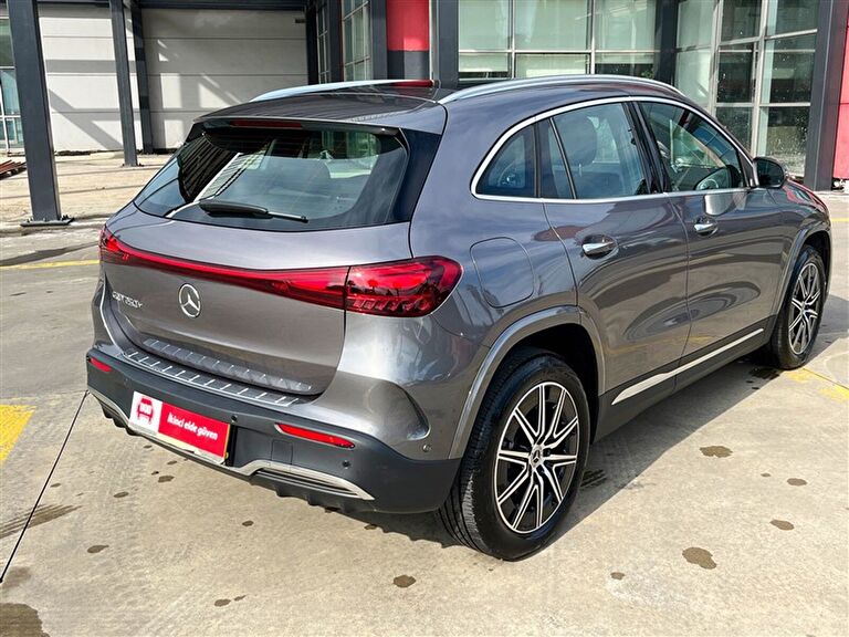 MERCEDES-BENZ EQA