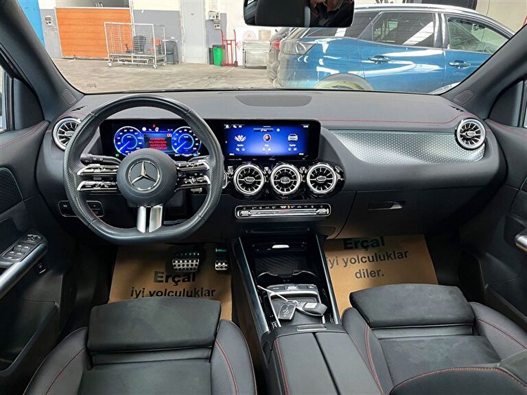 MERCEDES-BENZ EQA