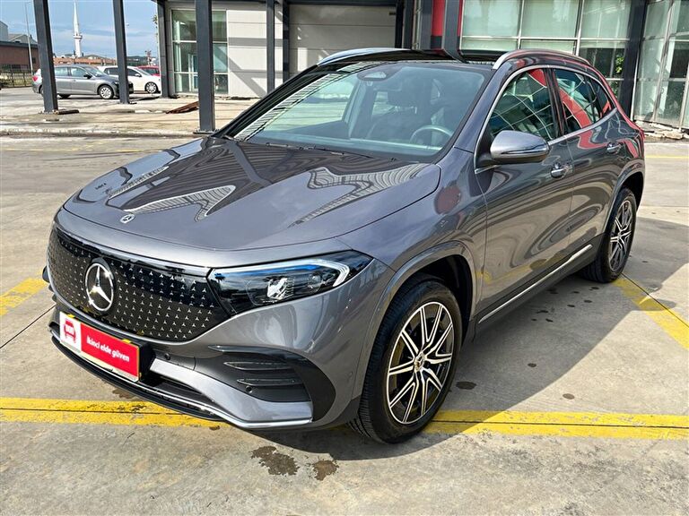 MERCEDES-BENZ EQA