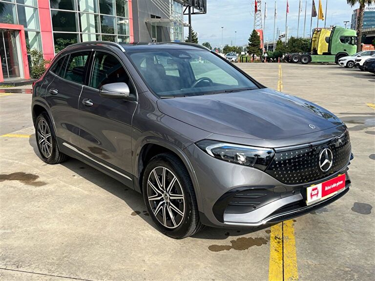 MERCEDES-BENZ EQA