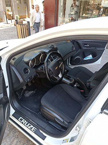 CHEVROLET CRUZE